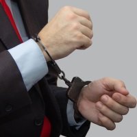 Введены повышенные санкции за организацию незаконной внешней миграции лицом с использованием своего служебного положения